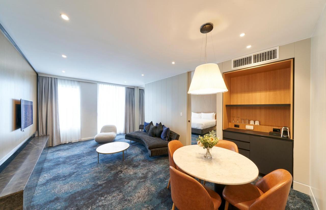 Pullman Adelaide Hotell Exteriör bild A suite at the hotel