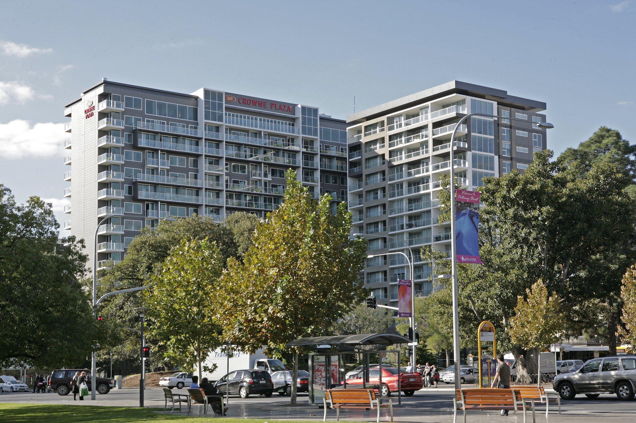 Pullman Adelaide Hotell Exteriör bild The hotel in 2012