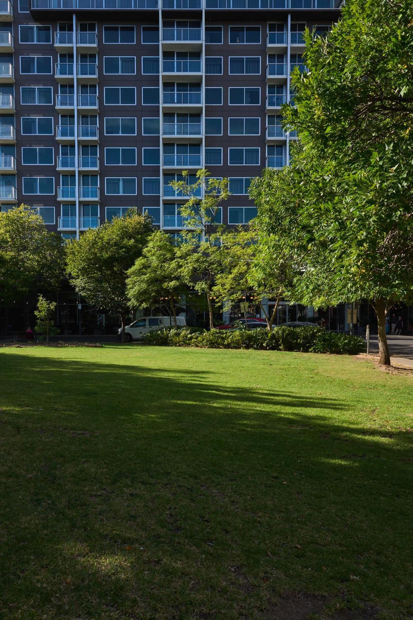 Pullman Adelaide Hotell Exteriör bild The park