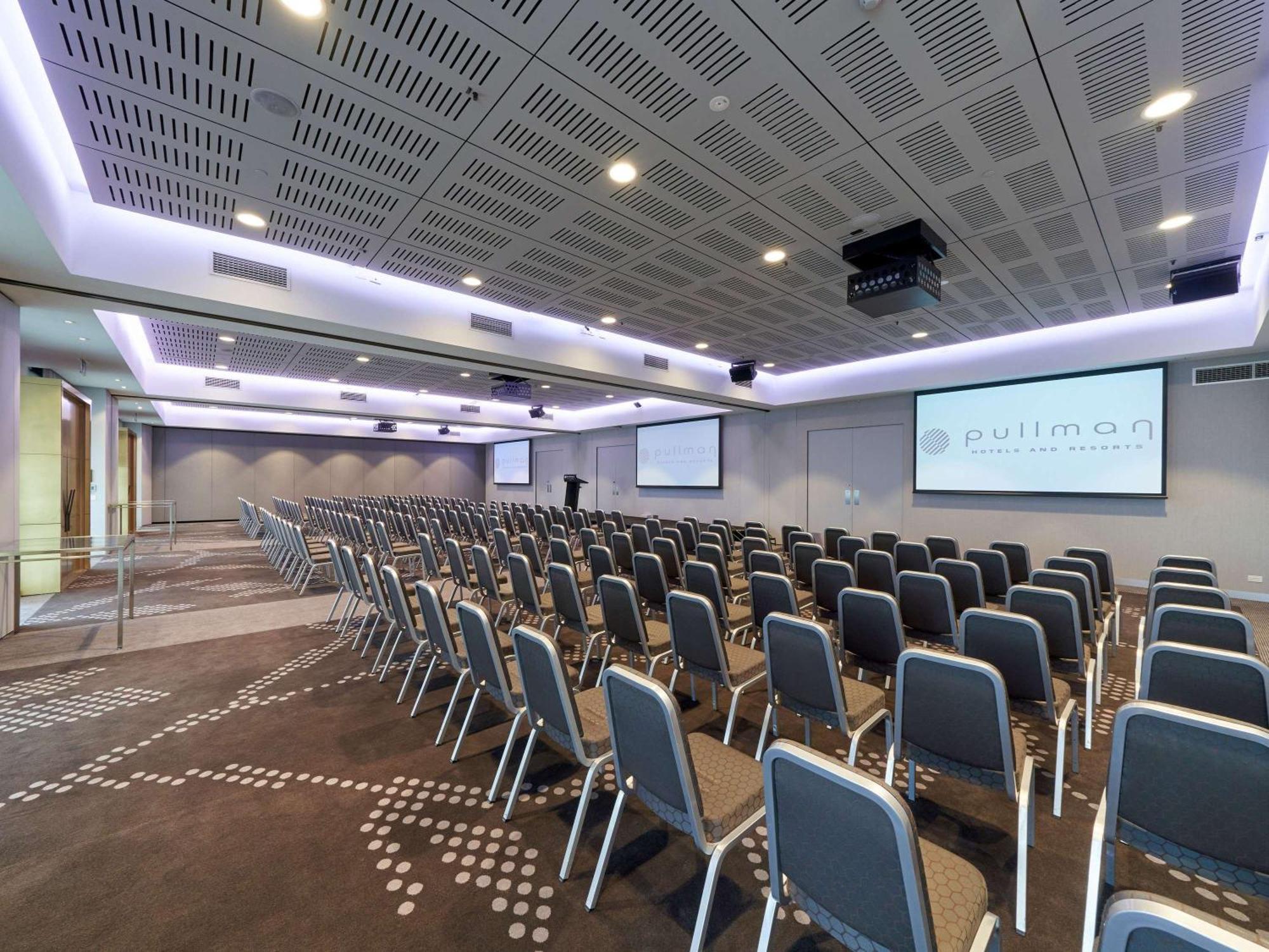 Pullman Adelaide Hotell Exteriör bild The Auditorium