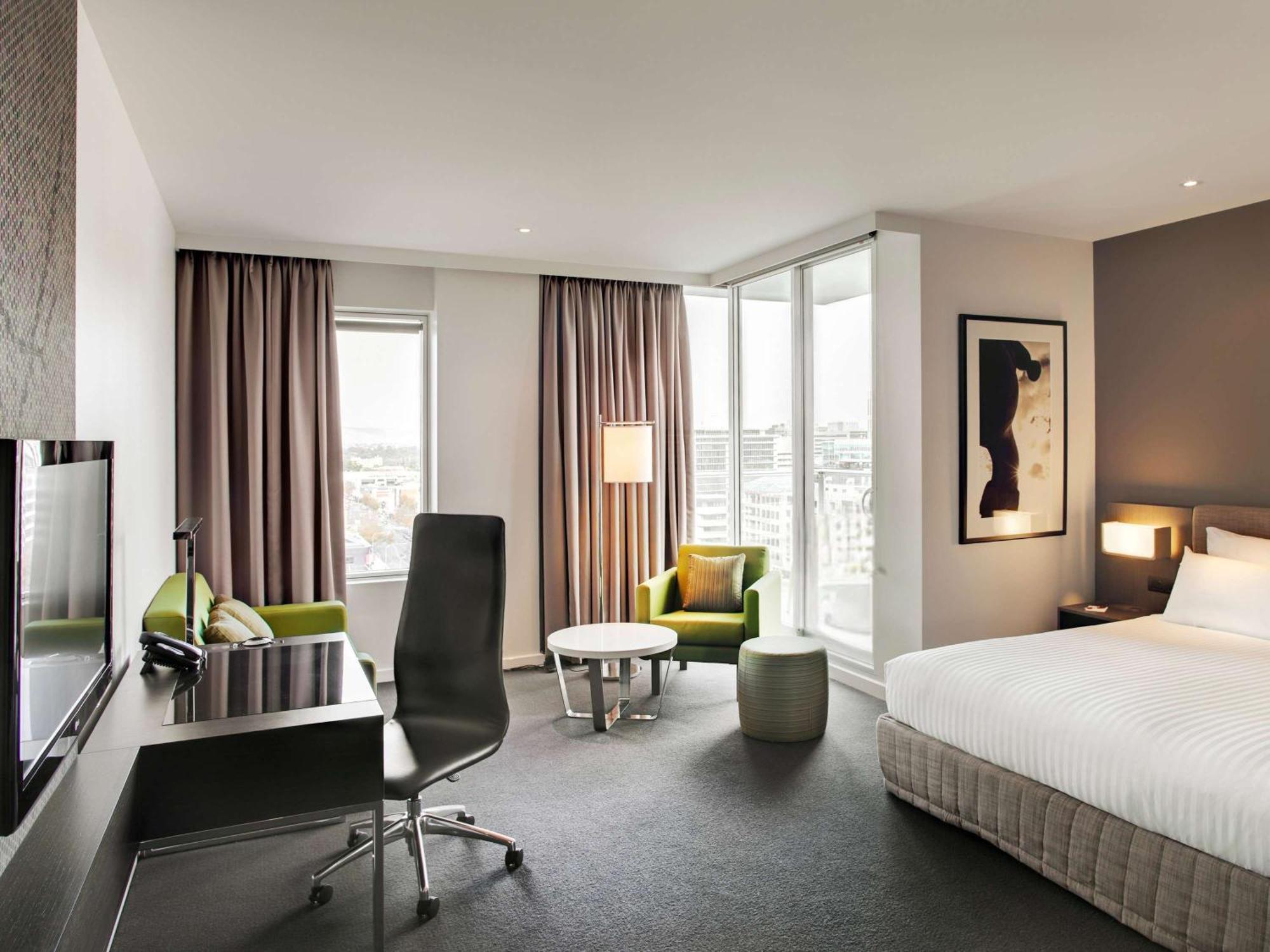 Pullman Adelaide Hotell Exteriör bild A room at the InterContinental London The O2