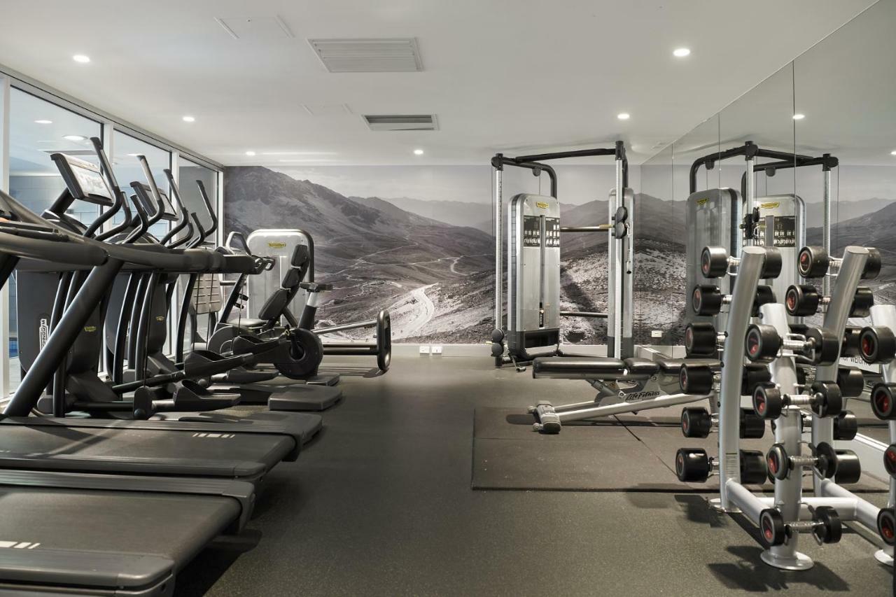 Pullman Adelaide Hotell Exteriör bild The gym at the hotel